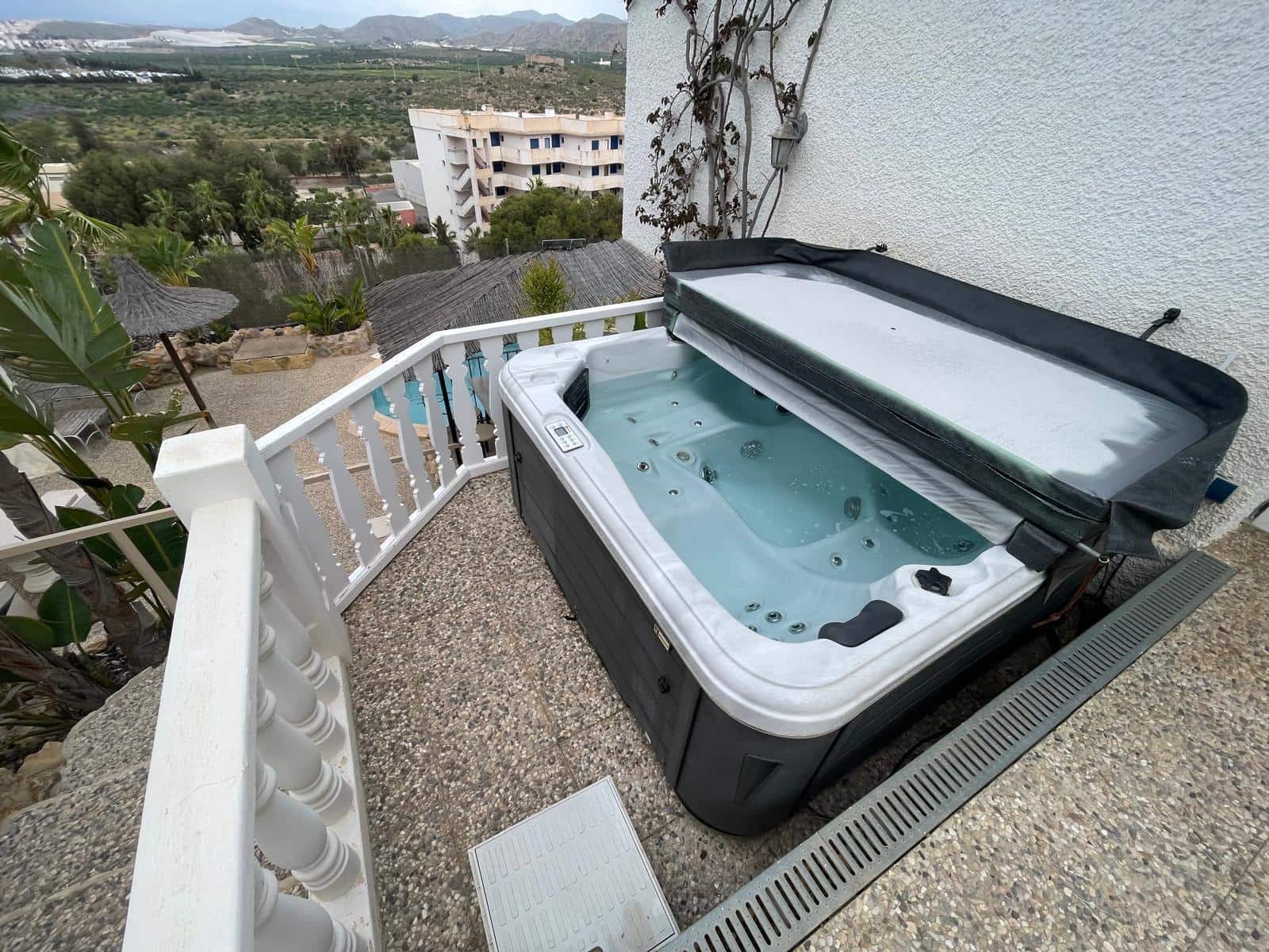 4 sovrum Villa till salu i Isla Plana med pool garage - 865 000 € (Ref: 9648053)