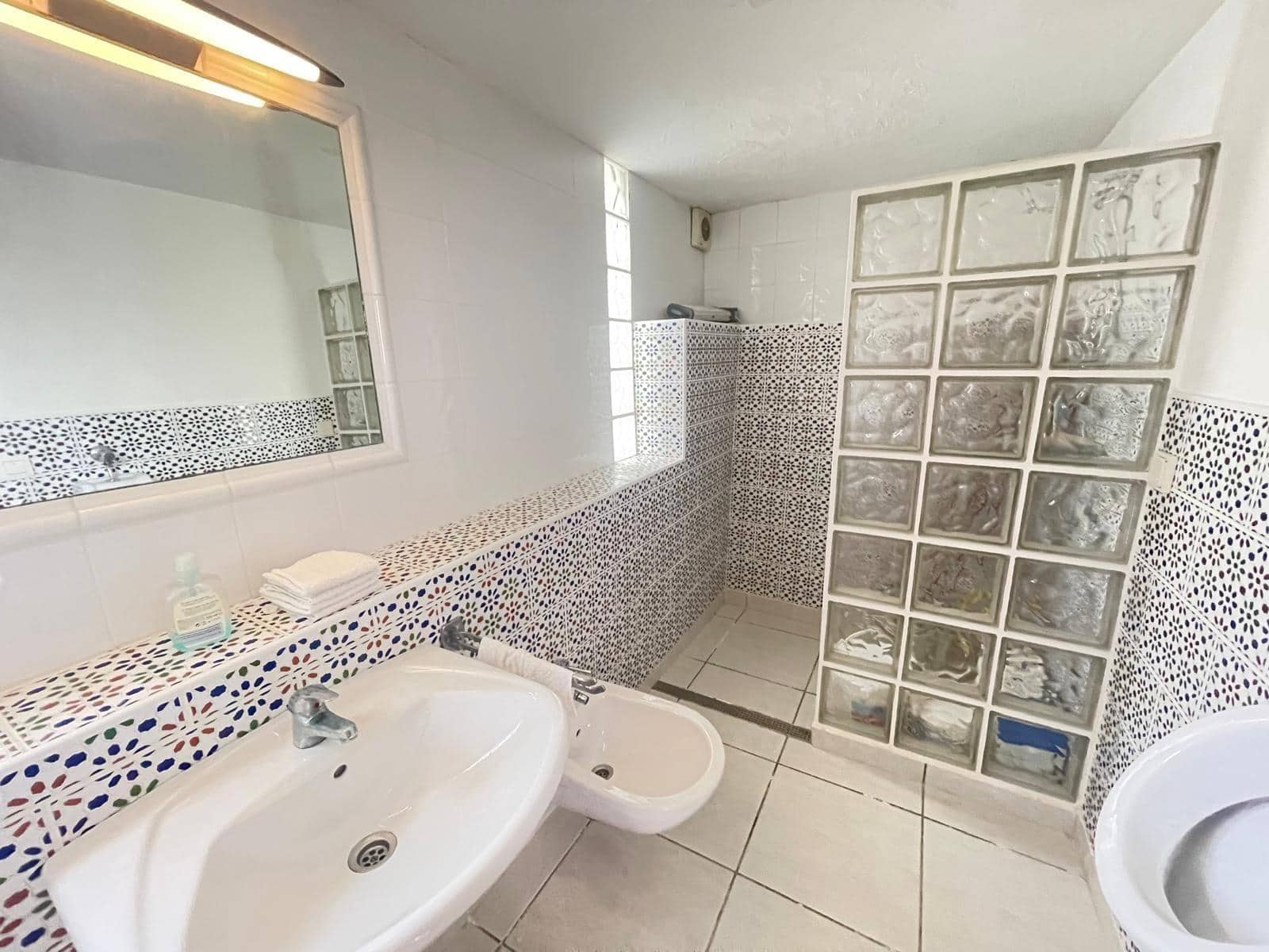 4 sovrum Villa till salu i Isla Plana med pool garage - 865 000 € (Ref: 9648053)