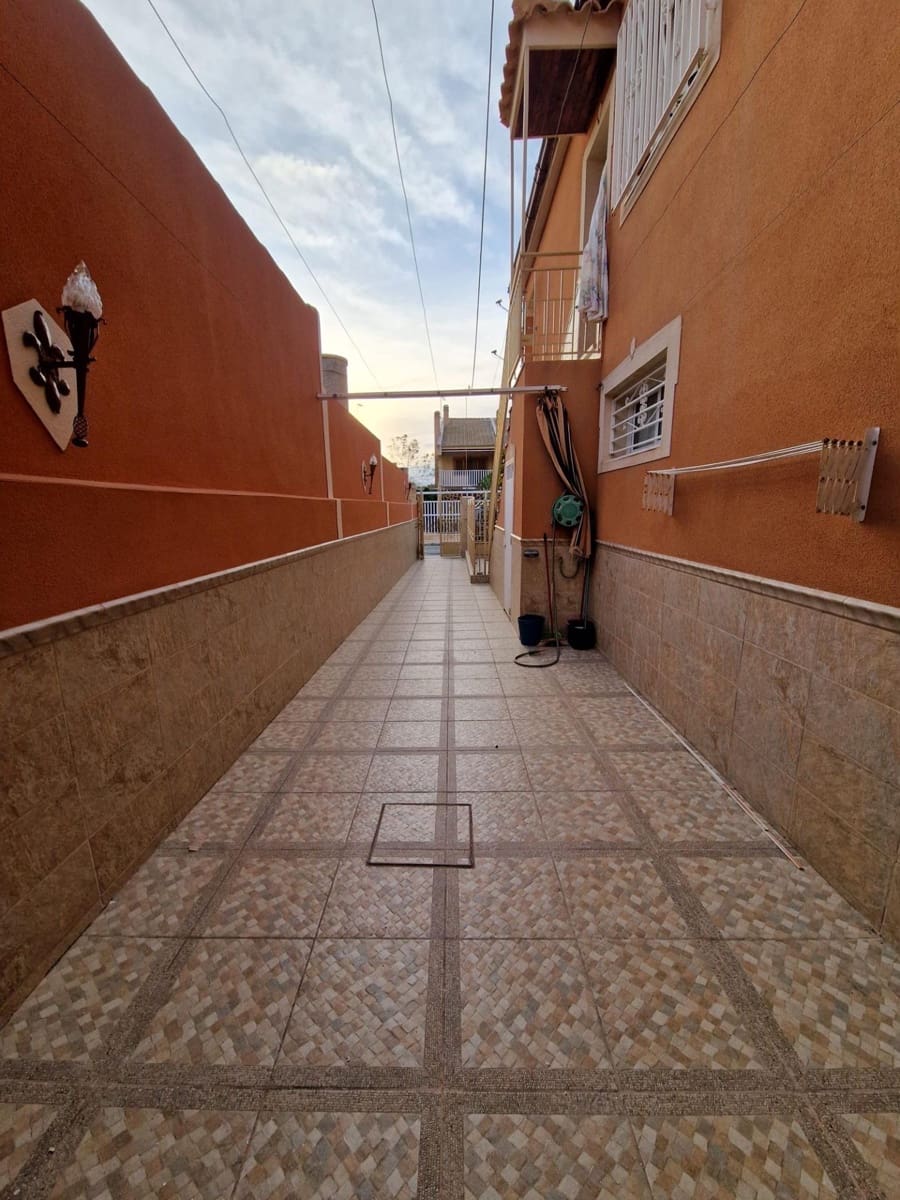 4 bedroom Terraced Villa for sale in Puerto de Mazarron with garage - € 148,000 (Ref: 9726596)