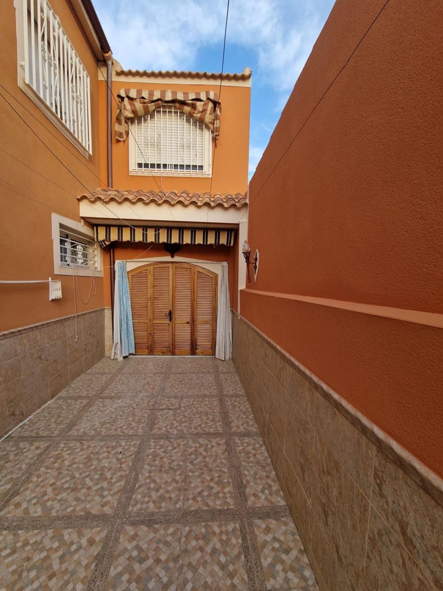 4 bedroom Terraced Villa for sale in Puerto de Mazarron with garage - € 148,000 (Ref: 9726596)