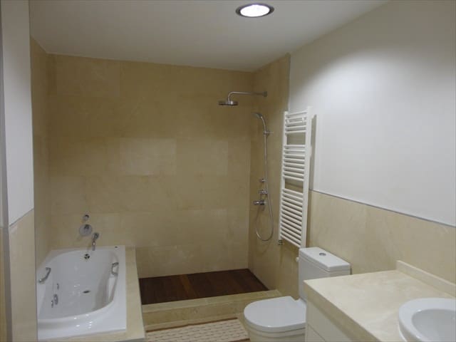 4 soveværelse Villa til leje i Banos y Mendigo - € 1.800 (Ref: 8020416)