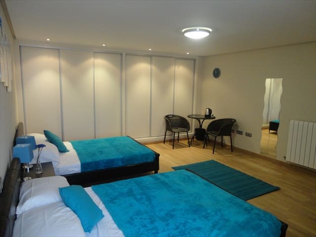 4 soveværelse Villa til leje i Banos y Mendigo - € 1.800 (Ref: 8020416)