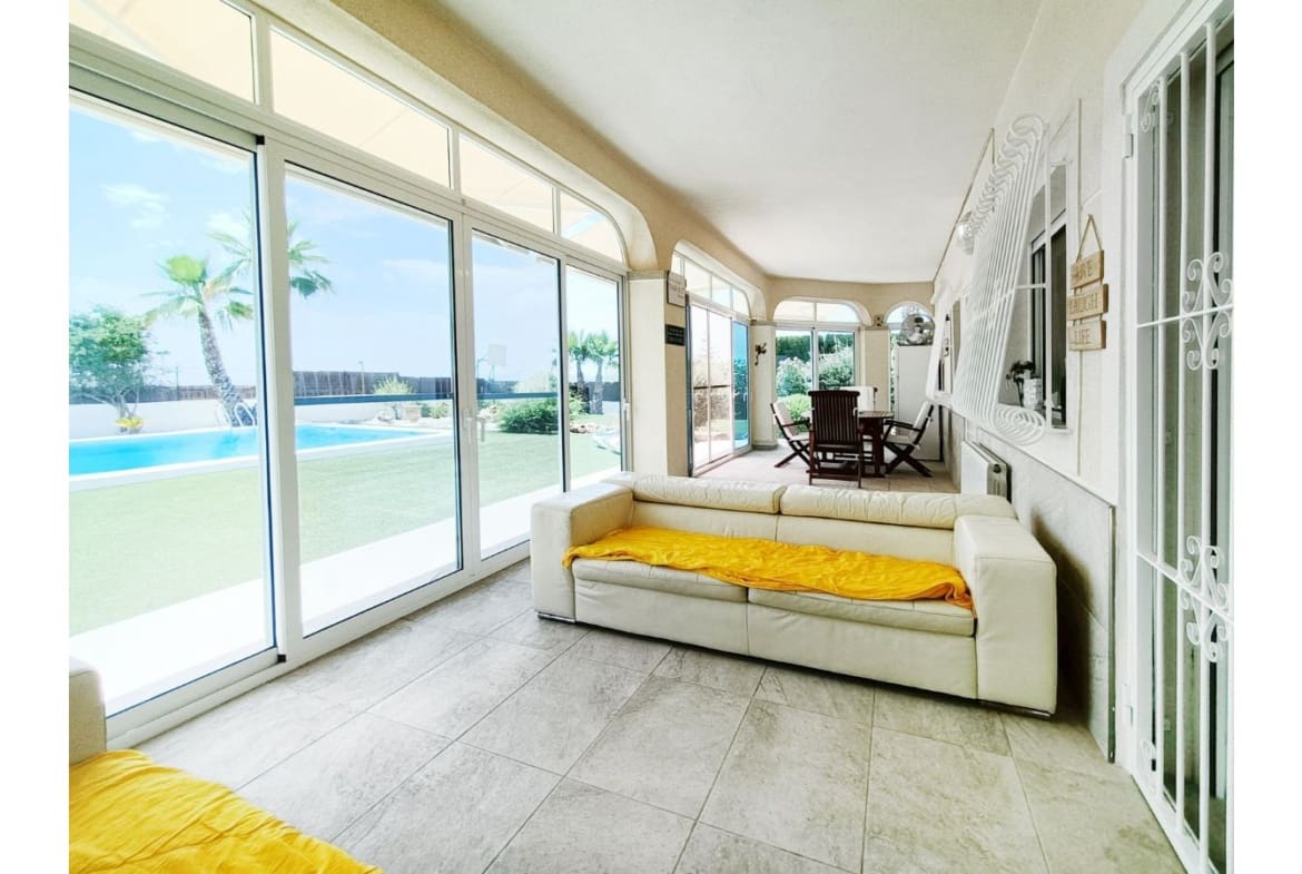 6 bedroom Villa for sale in Gea y Truyols - € 565,000 (Ref: 8220272)