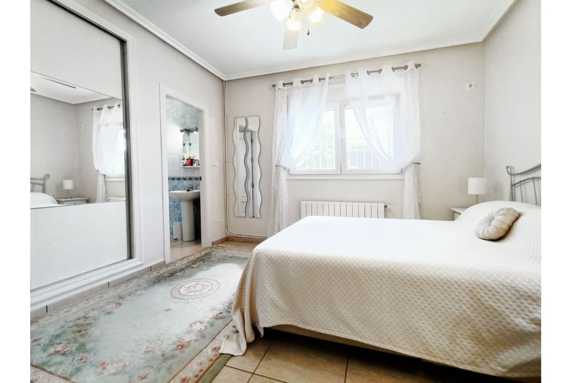 6 bedroom Villa for sale in Gea y Truyols - € 565,000 (Ref: 8220272)