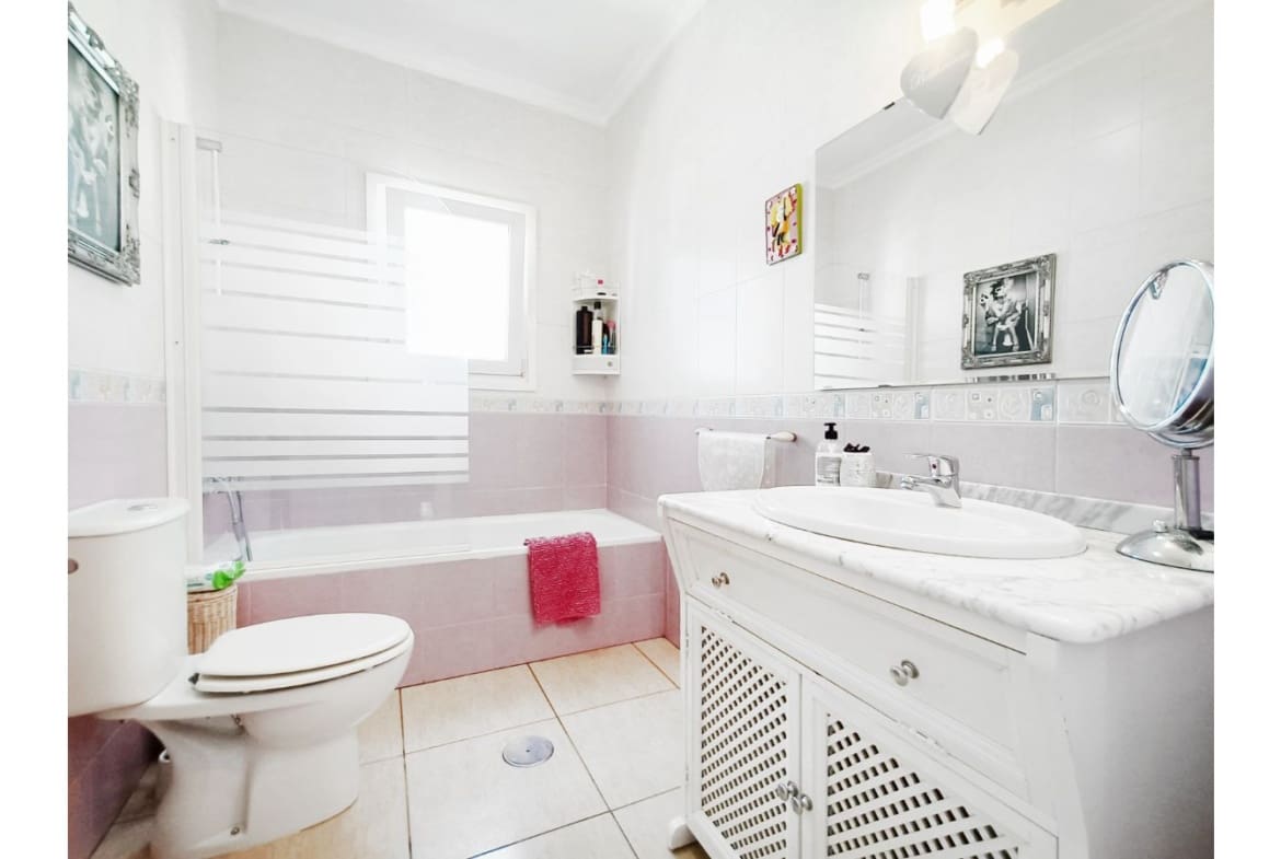 6 bedroom Villa for sale in Gea y Truyols - € 565,000 (Ref: 8220272)