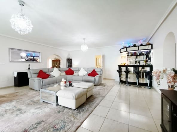 6 bedroom Villa for sale in Gea y Truyols - € 565,000 (Ref: 8220272)