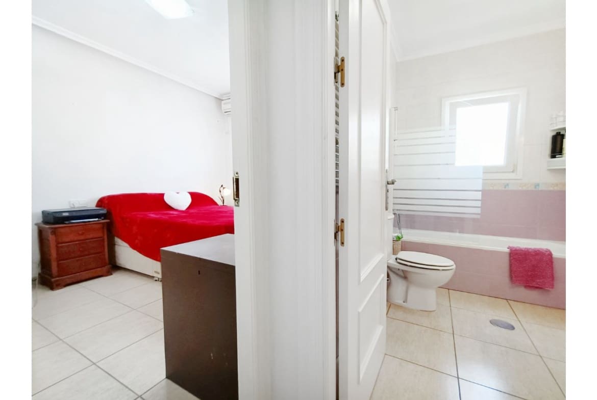 6 bedroom Villa for sale in Gea y Truyols - € 565,000 (Ref: 8220272)