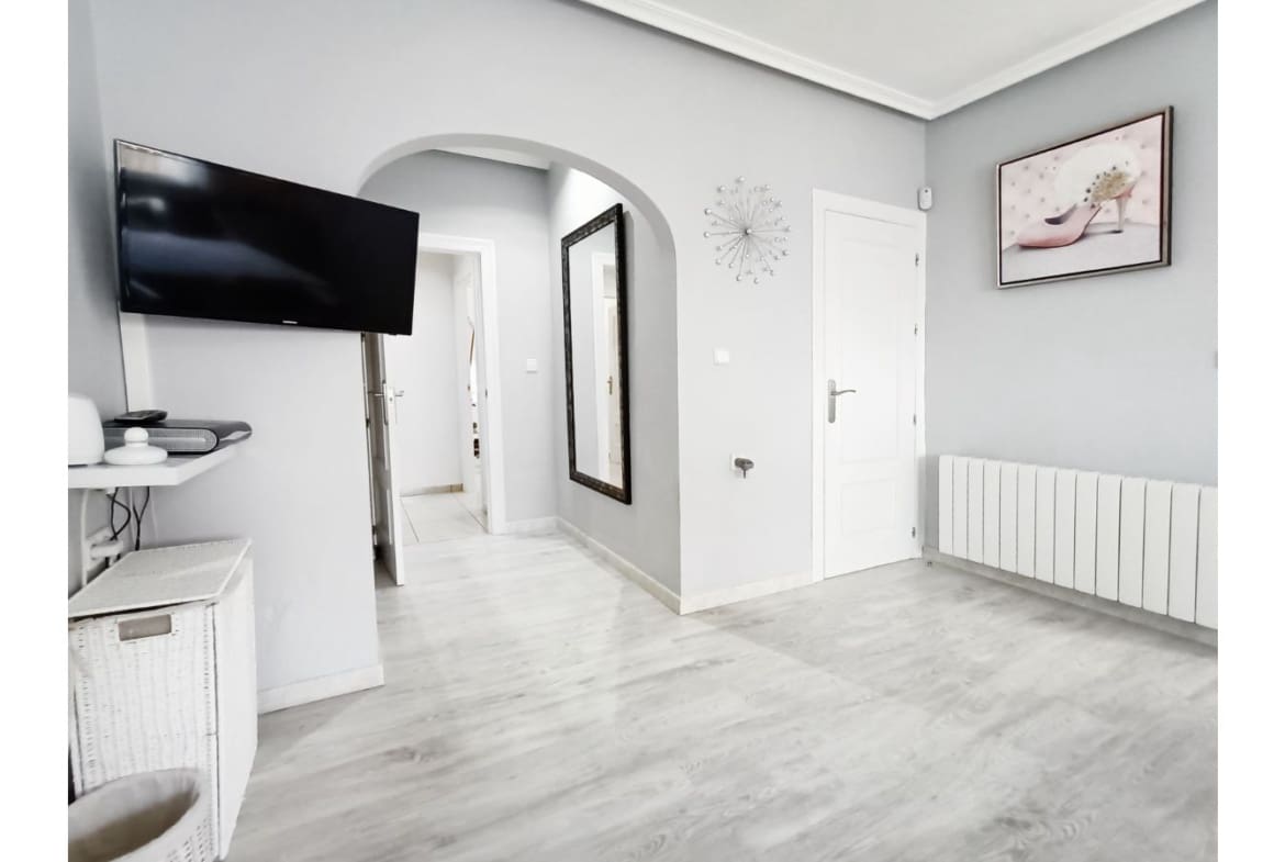 6 bedroom Villa for sale in Gea y Truyols - € 565,000 (Ref: 8220272)