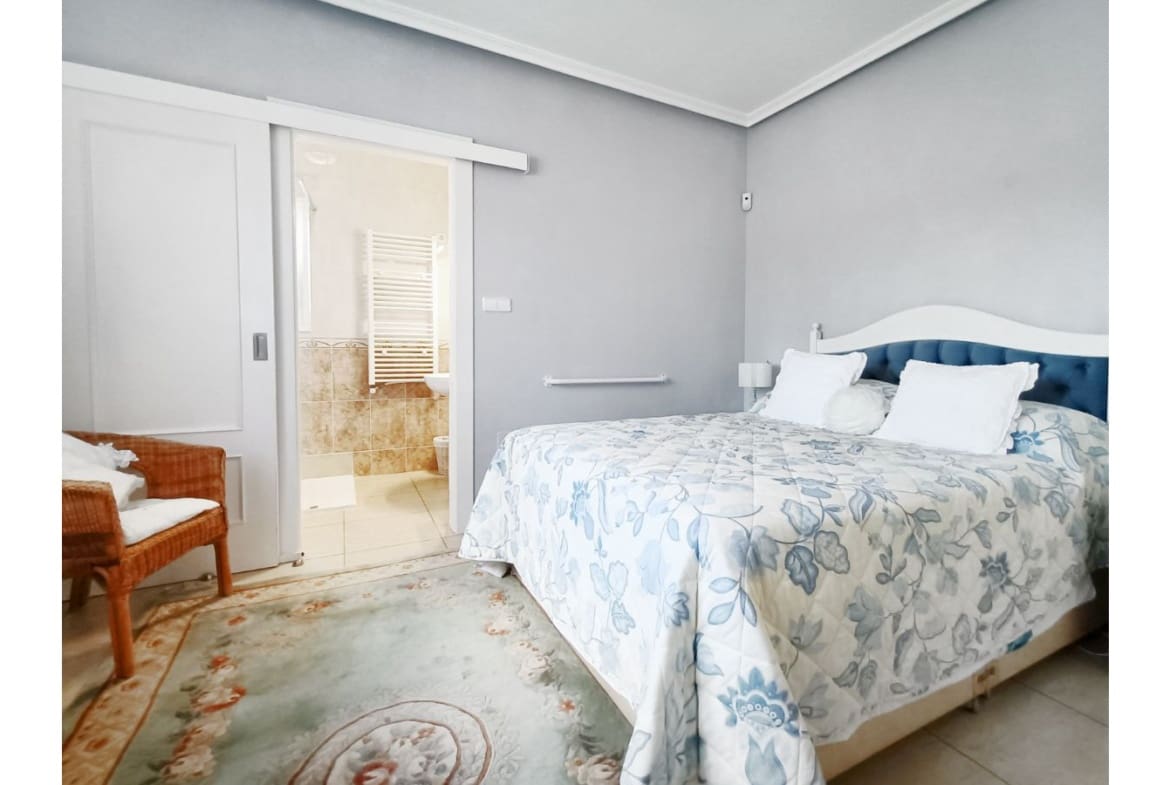 6 bedroom Villa for sale in Gea y Truyols - € 565,000 (Ref: 8220272)