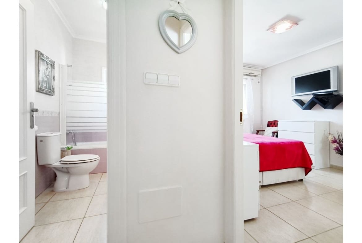 6 bedroom Villa for sale in Gea y Truyols - € 565,000 (Ref: 8220272)