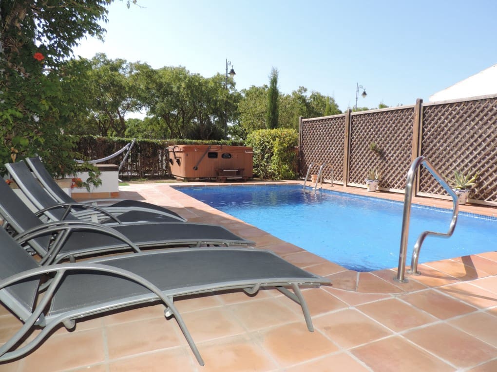 4 soveværelse Villa til leje i El Valle Golf Resort - € 1.800 (Ref: 8383411)