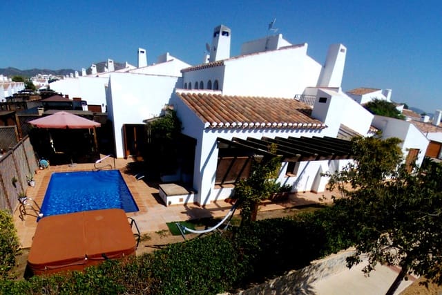 4 bedroom Villa for rent in El Valle Golf Resort, Murcia city - € 1,800 (Ref: 8383411)