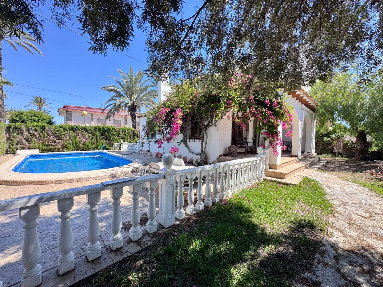 4 soveværelse Villa til salg i Orihuela Costa med swimmingpool garage - € 699.000 (Ref: 10063060)