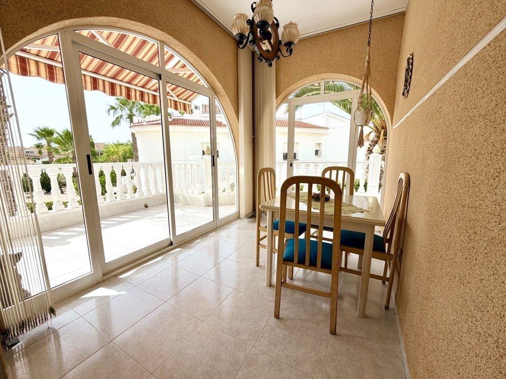 5 soverom Villa til salgs i Ciudad Quesada med svømmebasseng garasje - € 639 000 (Ref: 10063062)