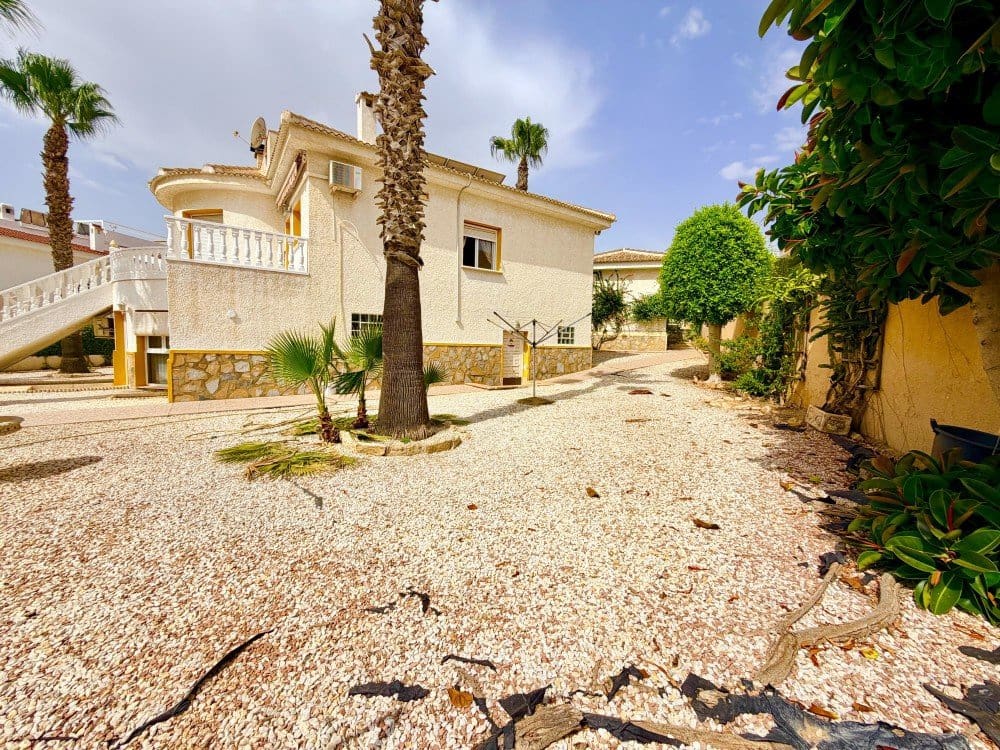 5 soverom Villa til salgs i Ciudad Quesada med svømmebasseng garasje - € 639 000 (Ref: 10063062)