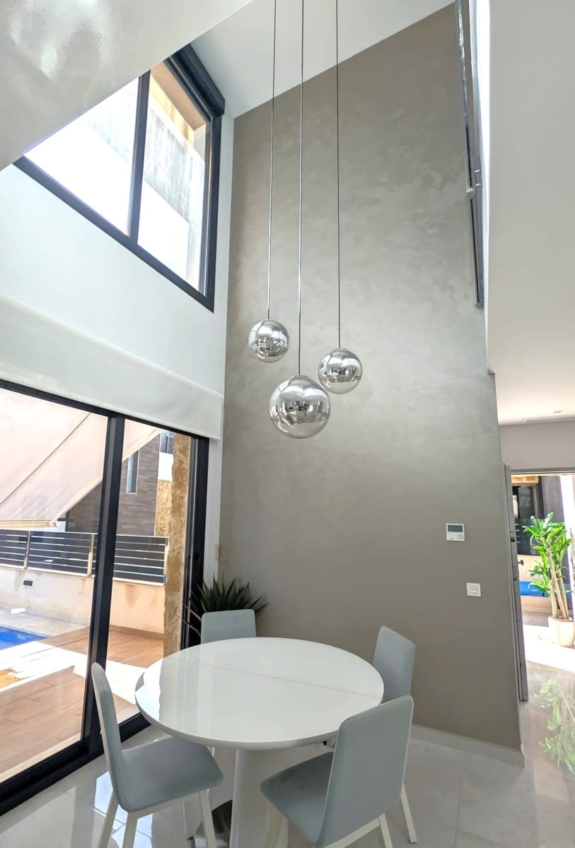 4 slaapkamer Villa te koop in Cabo Roig met zwembad - € 499.950 (Ref: 10063123)