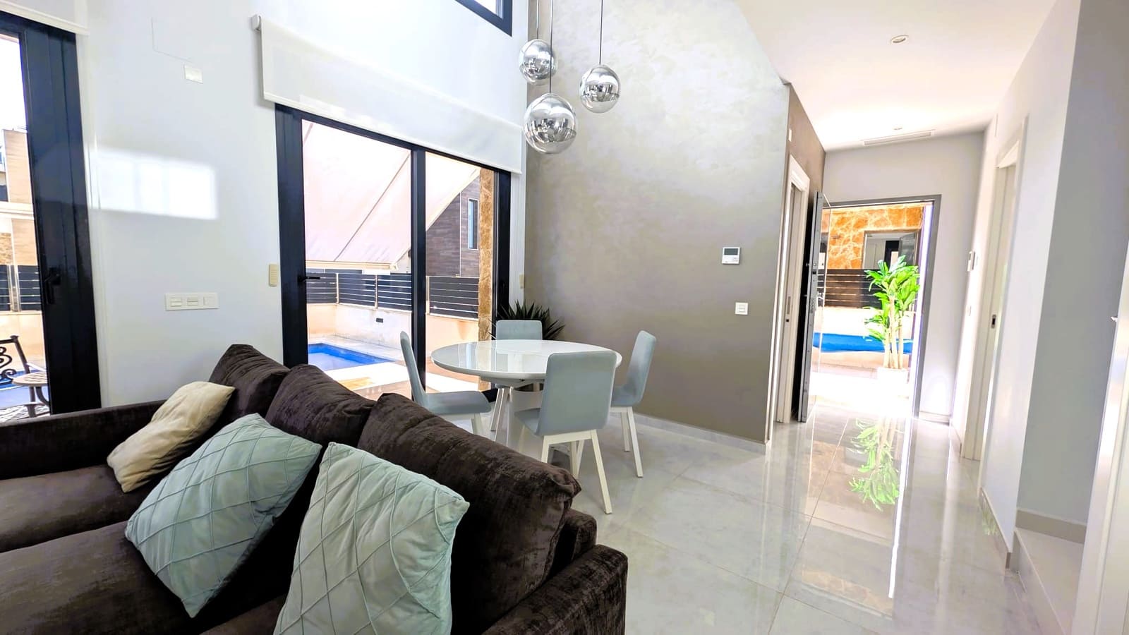 4 slaapkamer Villa te koop in Cabo Roig met zwembad - € 499.950 (Ref: 10063123)