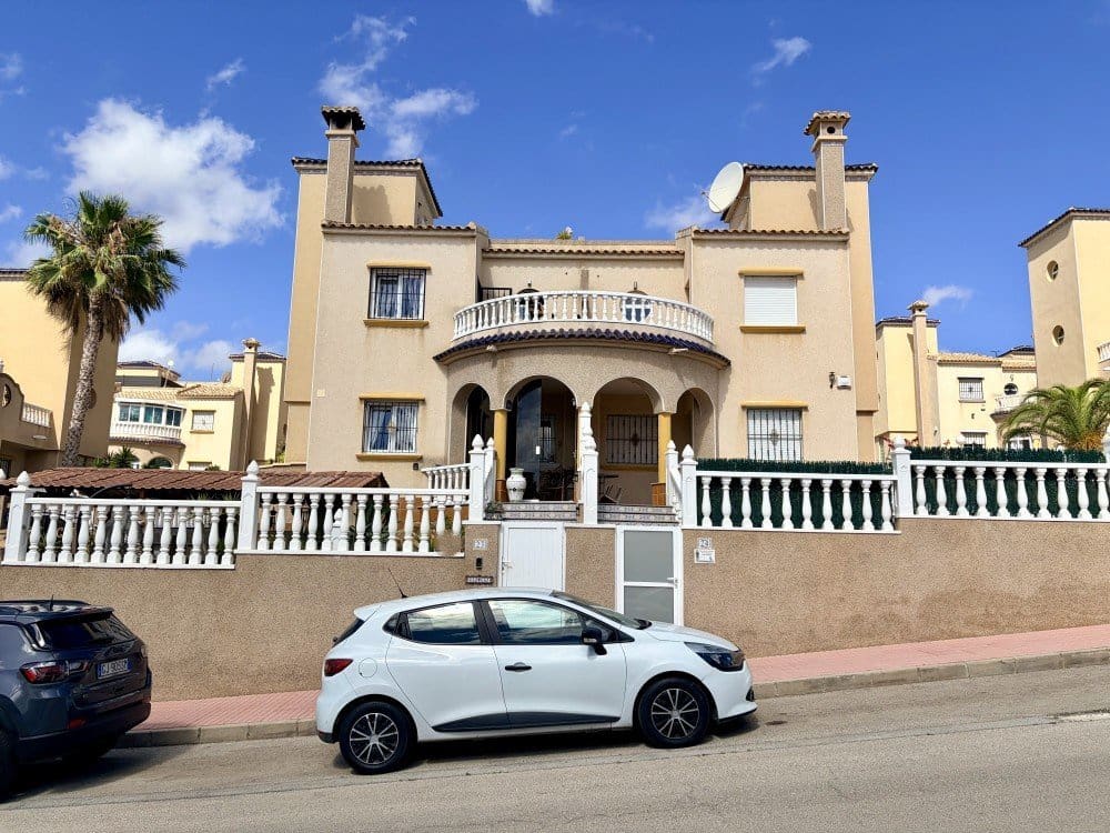 3 quarto Casa em Banda para venda em Orihuela Costa com garagem - 338 500 € (Ref: 10063128)