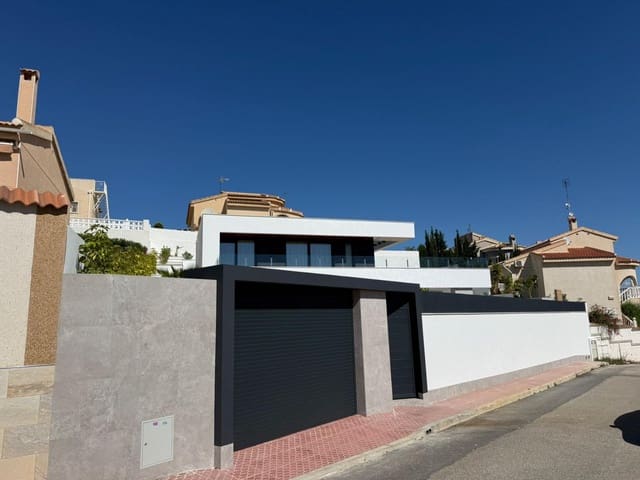 4 Zimmer Villa zu verkaufen in Ciudad Quesada, Rojales mit Pool - 1.150.000 € (Ref: 10063174)