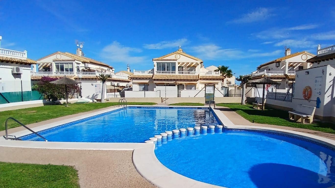 3 soverom Hus til salgs i Orihuela Costa med svømmebasseng - € 277 900 (Ref: 10063191)