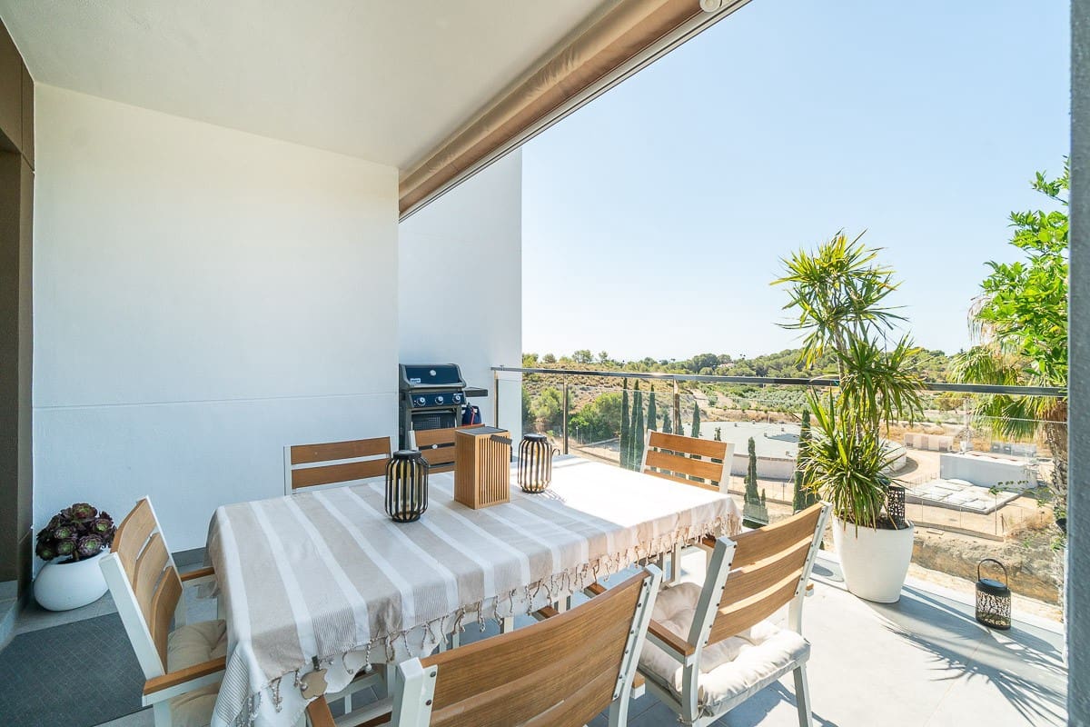 3 bedroom Penthouse for sale in Villamartin with pool garage - € 349,900 (Ref: 10063222)