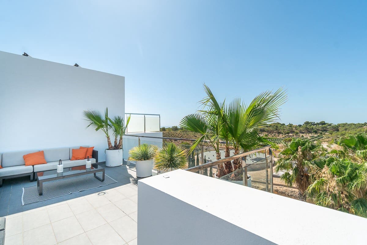 3 bedroom Penthouse for sale in Villamartin with pool garage - € 349,900 (Ref: 10063222)