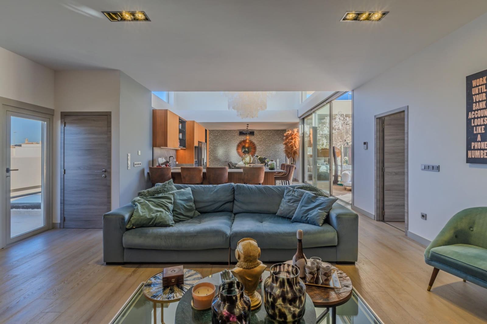 Chalet de 4 habitaciones en Benijófar en venta con piscina - 1.250.000 € (Ref: 10063224)