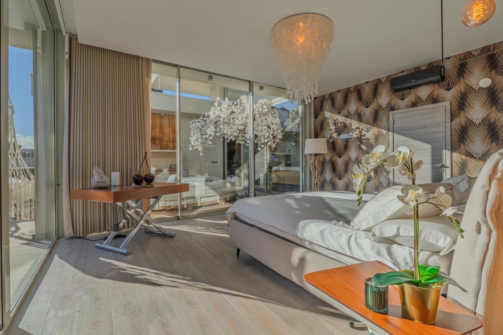 Chalet de 4 habitaciones en Benijófar en venta con piscina - 1.250.000 € (Ref: 10063224)