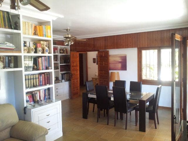6 Zimmer Villa zu verkaufen in Campoamor mit Pool - 875.000 € (Ref: 10063228)