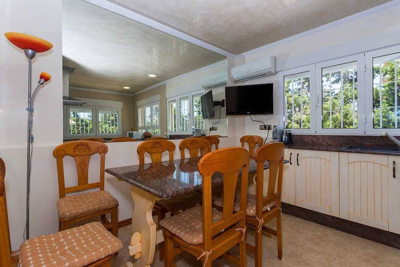 5 sypialnia Willa na sprzedaż w Orihuela Costa z basenem garażem - 1 250 000 € (Ref: 10063266)