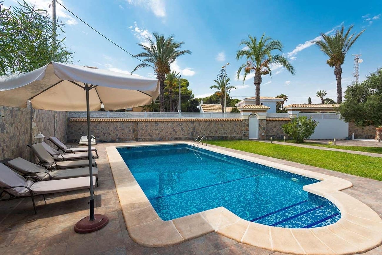 5 sypialnia Willa na sprzedaż w Orihuela Costa z basenem garażem - 1 250 000 € (Ref: 10063266)