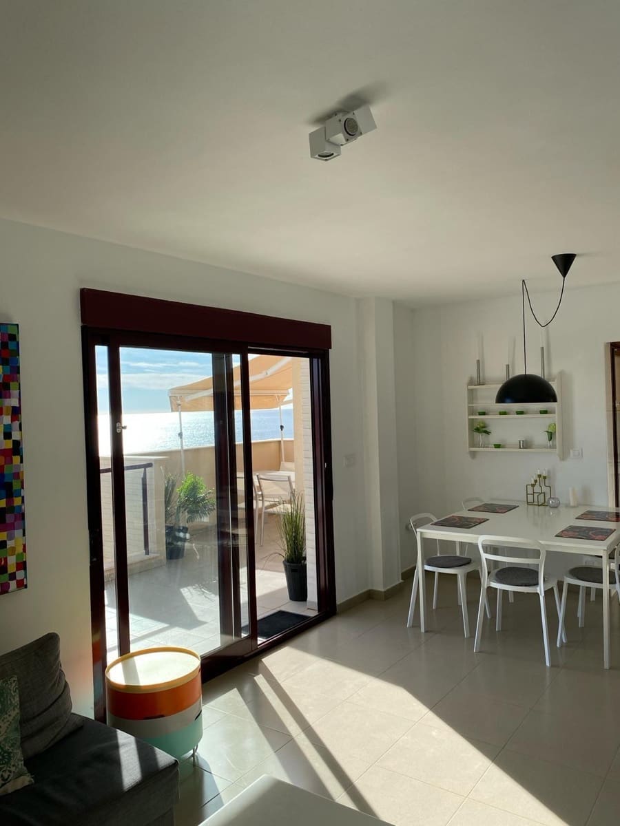 2 makuuhuone Kattohuoneisto myytävänä paikassa Isla Plana mukana uima-altaan 
autotalli - 239 995 € (Ref: 10063281)