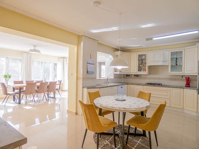 7 Zimmer Villa zu verkaufen in San Miguel de Salinas mit Pool Garage - 1.699.000 € (Ref: 10063289)