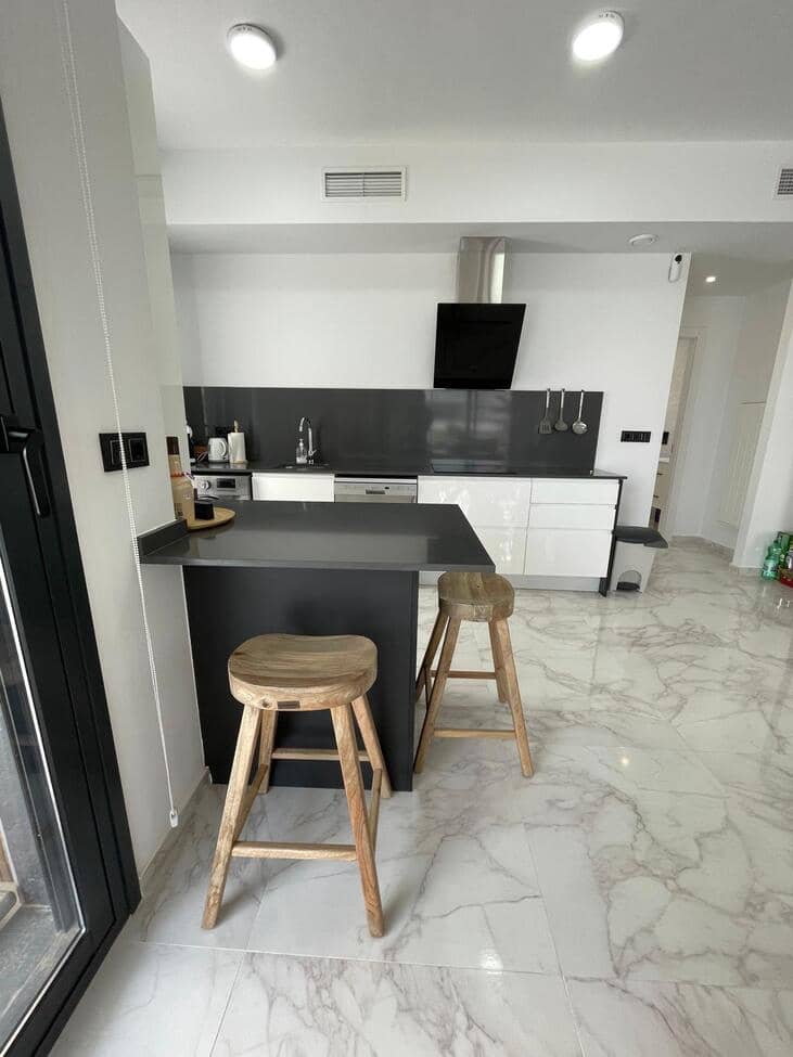 Chalet de 3 habitaciones en Benijófar en venta con piscina - 469.000 € (Ref: 10063292)