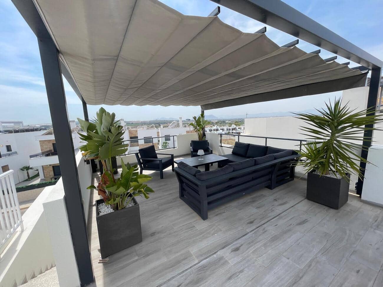 Chalet de 3 habitaciones en Benijófar en venta con piscina - 469.000 € (Ref: 10063292)