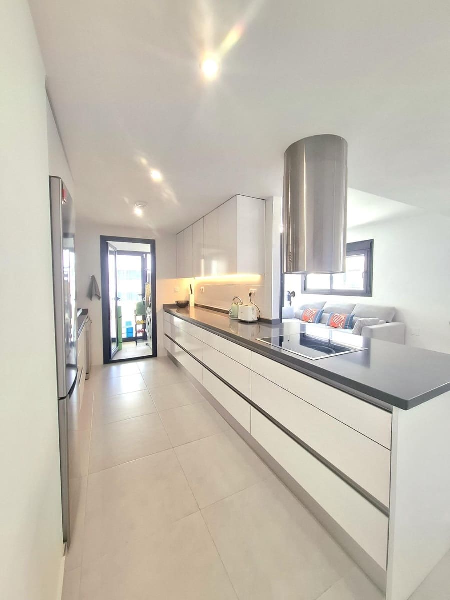 Apartamento de 3 habitaciones en Orihuela Costa en venta con piscina garaje - 390.000 € (Ref: 10063296)