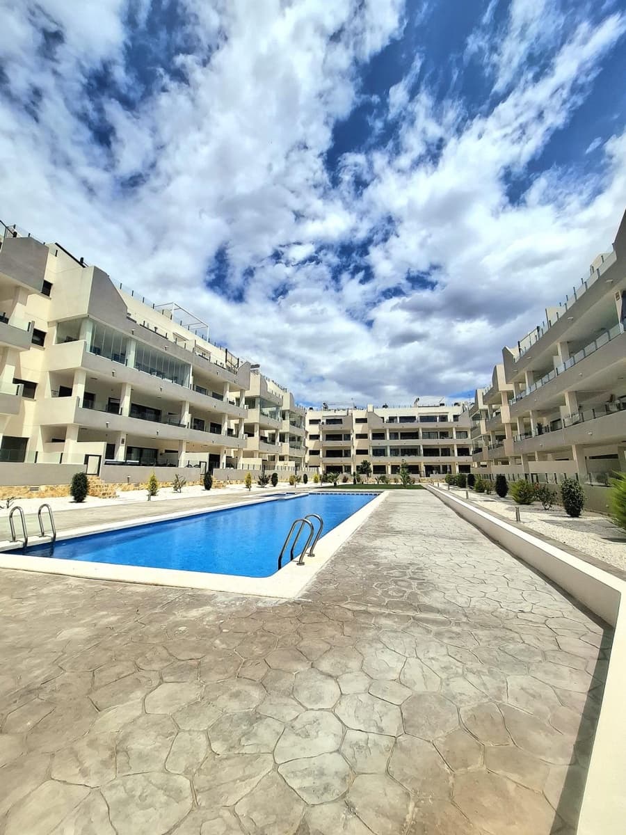 Apartamento de 3 habitaciones en Orihuela Costa en venta con piscina garaje - 390.000 € (Ref: 10063296)