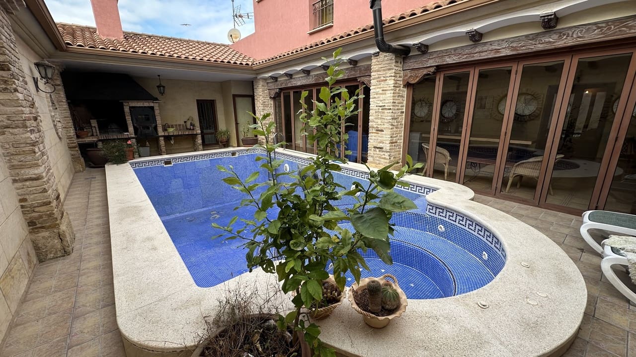 4 bedroom Townhouse for sale in San Miguel de Salinas with pool - € 990,000 (Ref: 10063315)