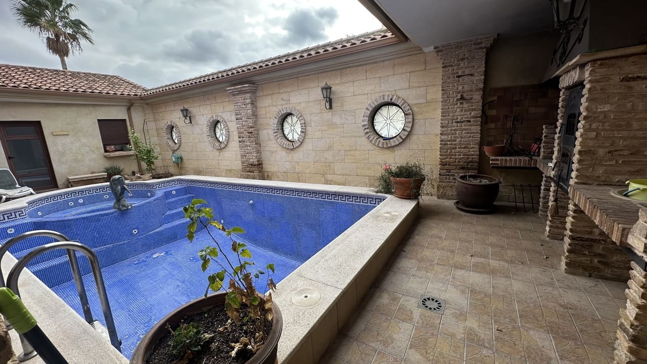 4 bedroom Townhouse for sale in San Miguel de Salinas with pool - € 990,000 (Ref: 10063315)