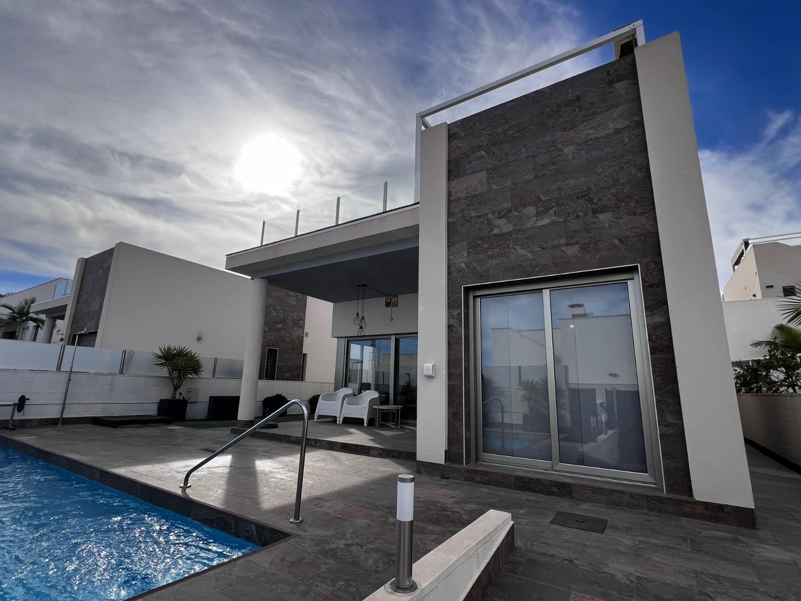 3 soveværelse Villa til salg i Orihuela Costa med swimmingpool - € 439.000 (Ref: 10063321)