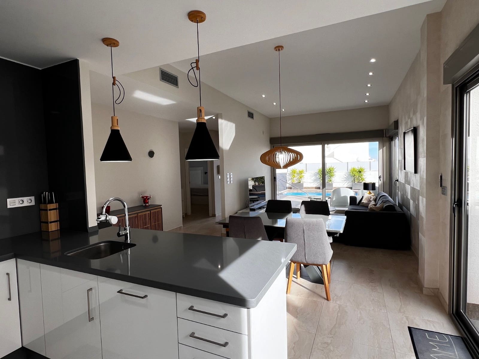 3 soveværelse Villa til salg i Orihuela Costa med swimmingpool - € 439.000 (Ref: 10063321)