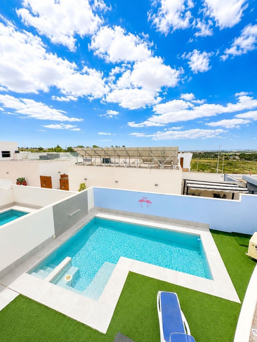 Chalet de 4 habitaciones en Benijófar en venta con piscina garaje - 795.995 € (Ref: 10063325)