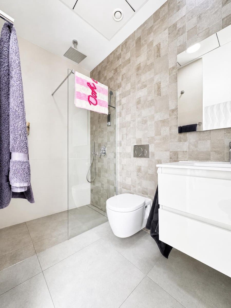 Chalet de 4 habitaciones en Benijófar en venta con piscina garaje - 795.995 € (Ref: 10063325)