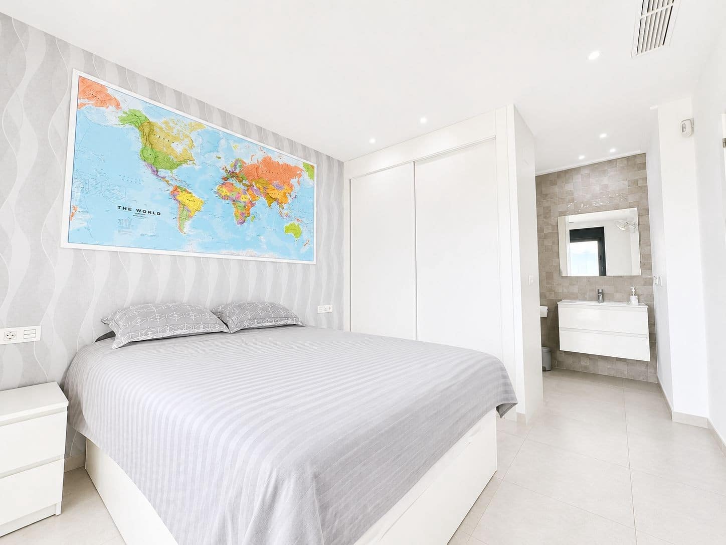 Chalet de 4 habitaciones en Benijófar en venta con piscina garaje - 795.995 € (Ref: 10063325)