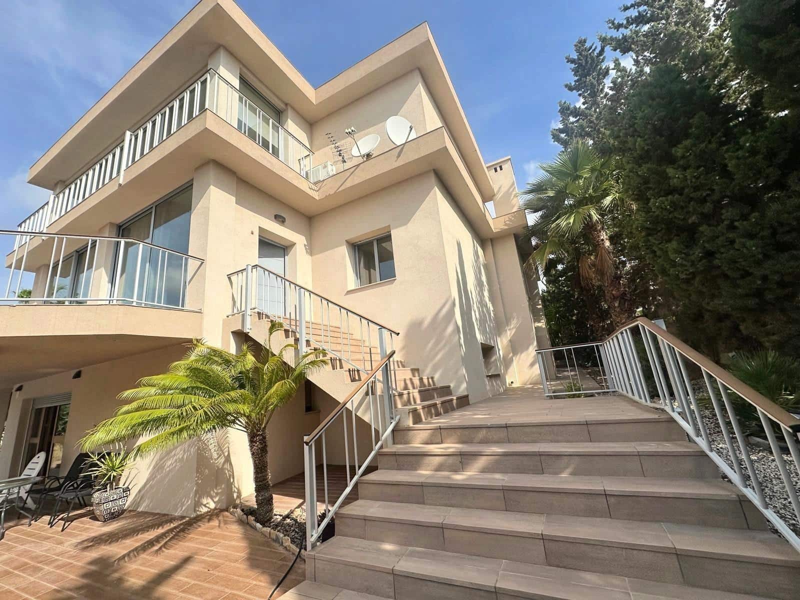 4 sovrum Villa till salu i Ciudad Quesada med pool garage - 840 000 € (Ref: 10063333)