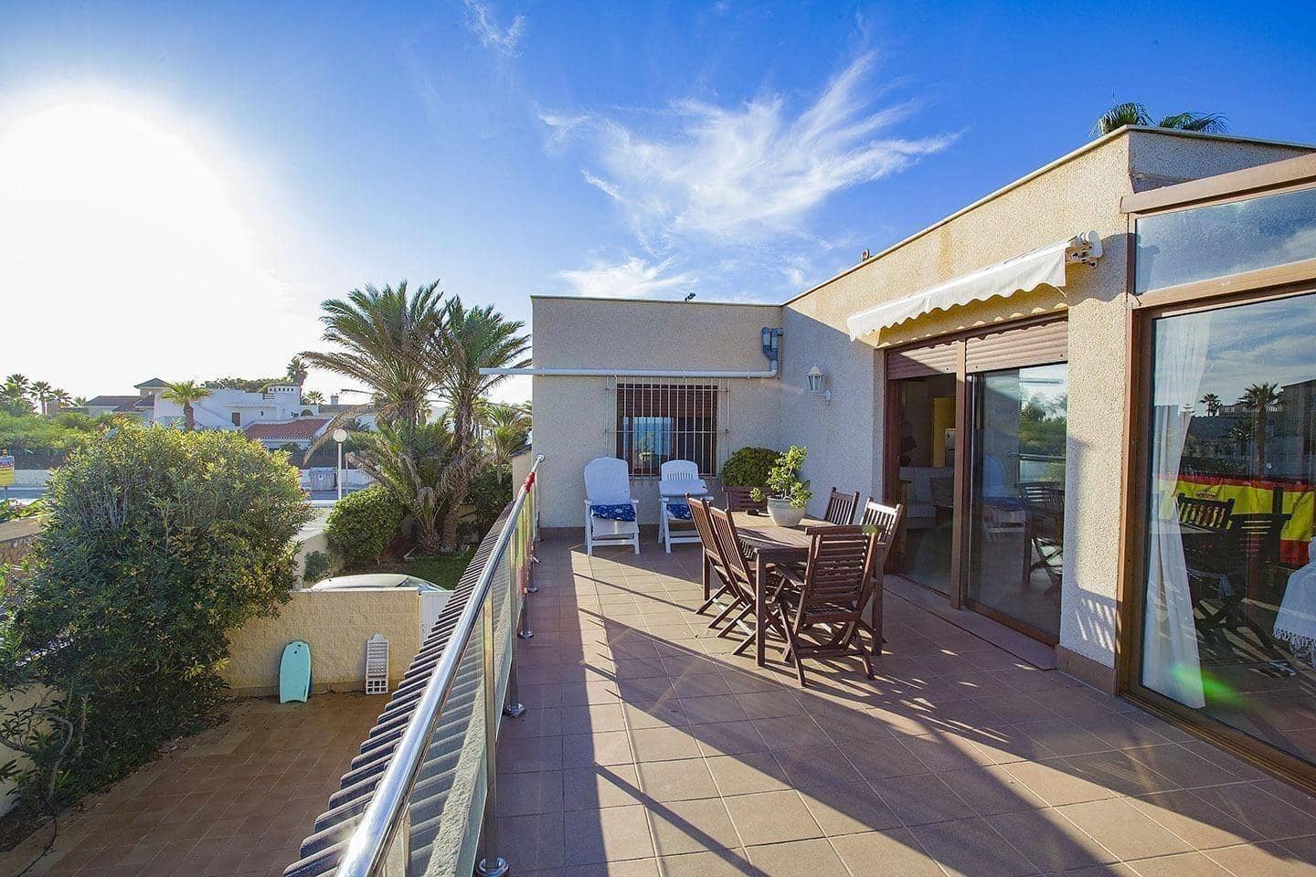 9 Zimmer Villa zu verkaufen in La Manga del Mar Menor mit Garage - 985.000 € (Ref: 10063340)