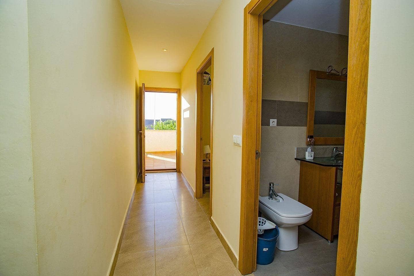 9 Zimmer Villa zu verkaufen in La Manga del Mar Menor mit Garage - 985.000 € (Ref: 10063340)