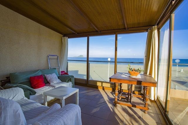 9 Zimmer Villa zu verkaufen in La Manga del Mar Menor mit Garage - 985.000 € (Ref: 10063340)