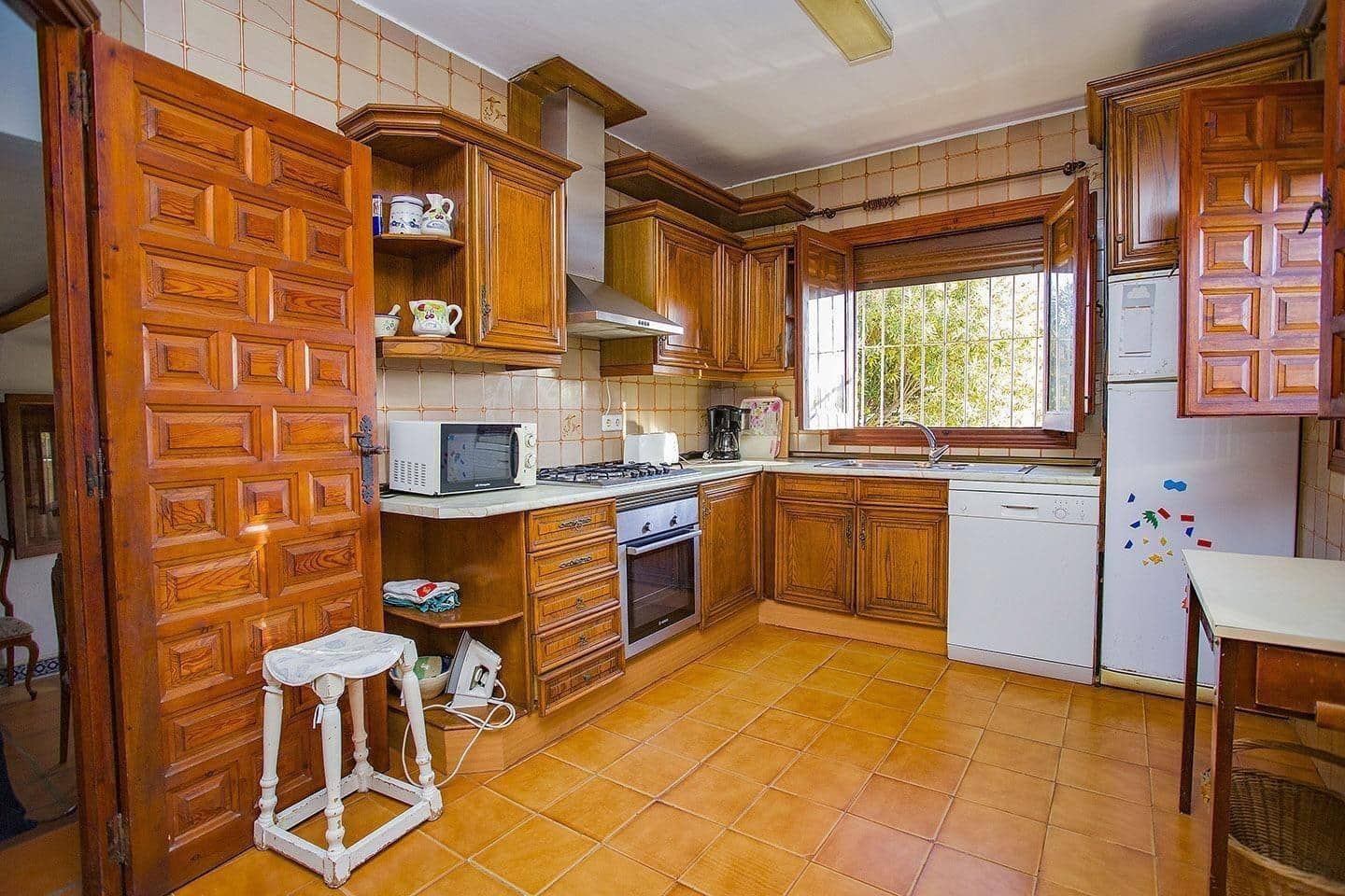 9 Zimmer Villa zu verkaufen in La Manga del Mar Menor mit Garage - 985.000 € (Ref: 10063340)