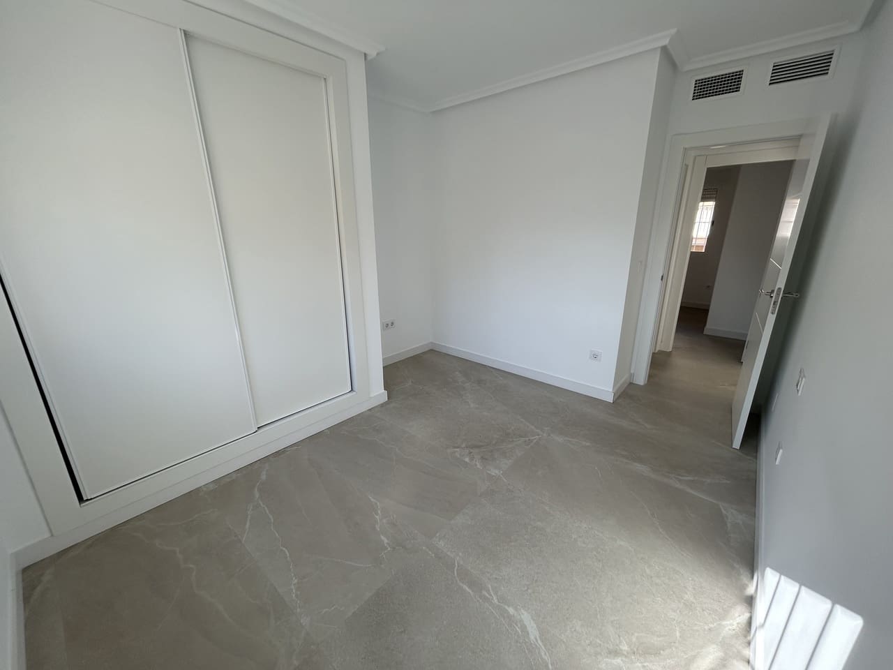 2 bedroom Apartment for sale in Pilar de la Horadada with pool - € 225,000 (Ref: 10063342)